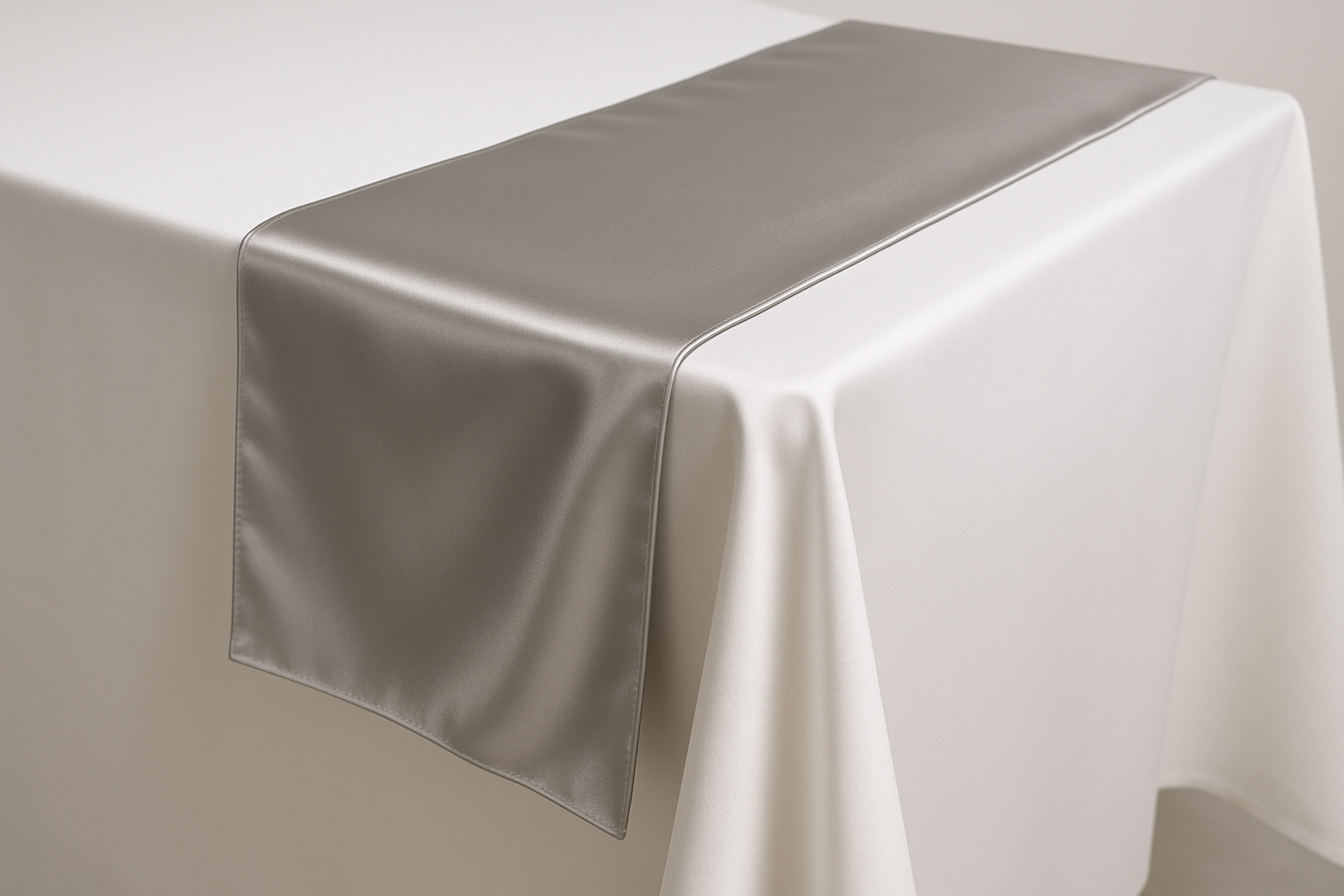 camino de mesa en tela satin color plata