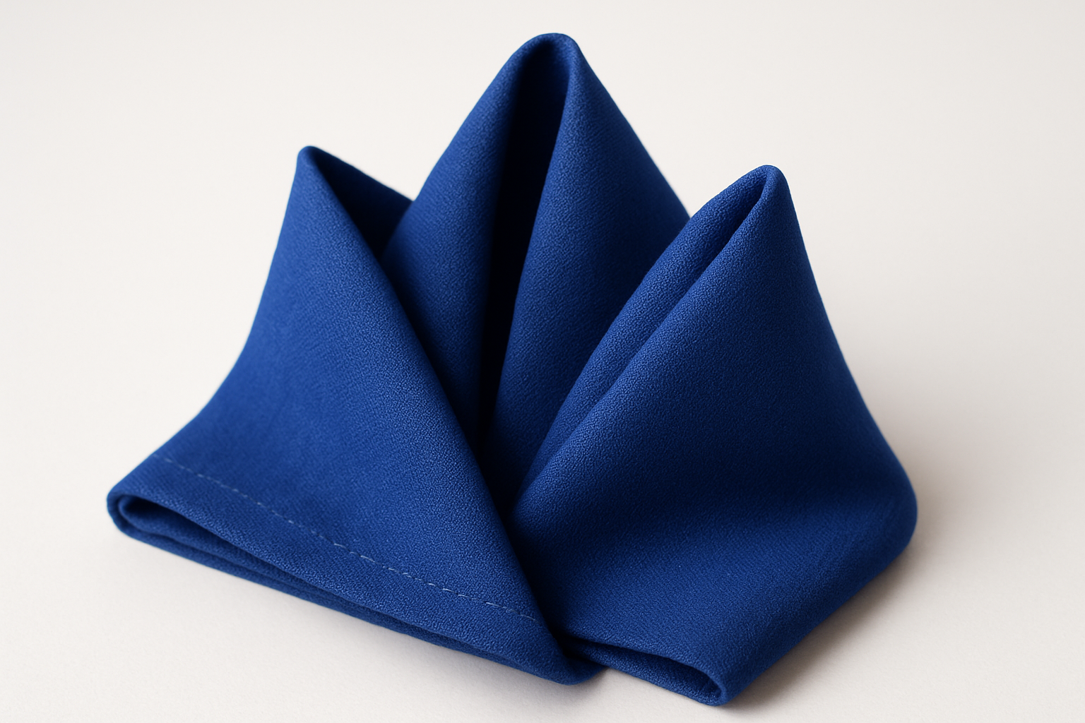 Servilleta de tela azul rey