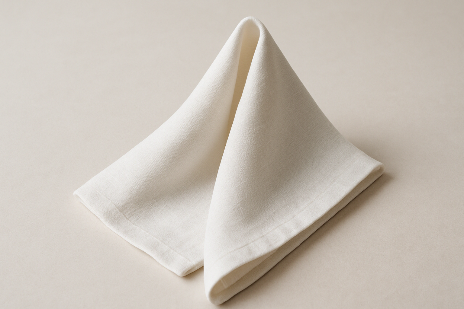 Servilleta de tela blanca