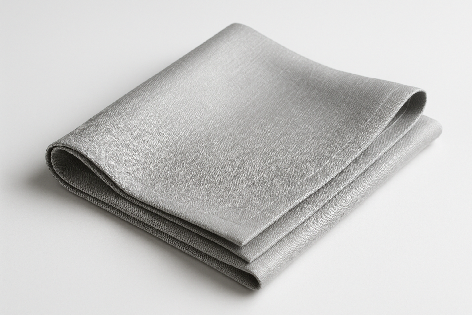 servilleta de tela gris plata