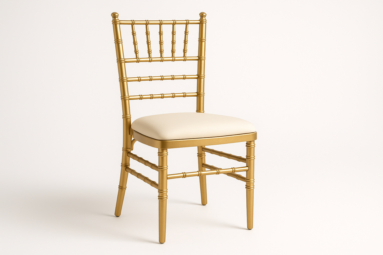 Silla  Tiffany oro con cojin color hueso